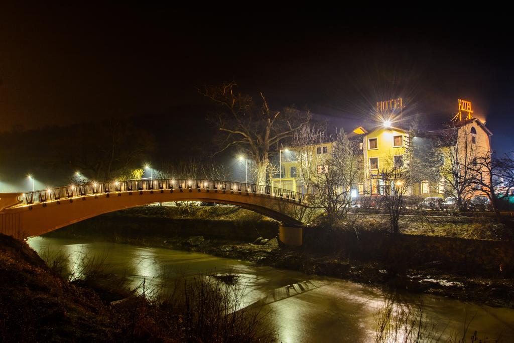 Hotel Codrisor Bistriţa Exterior foto